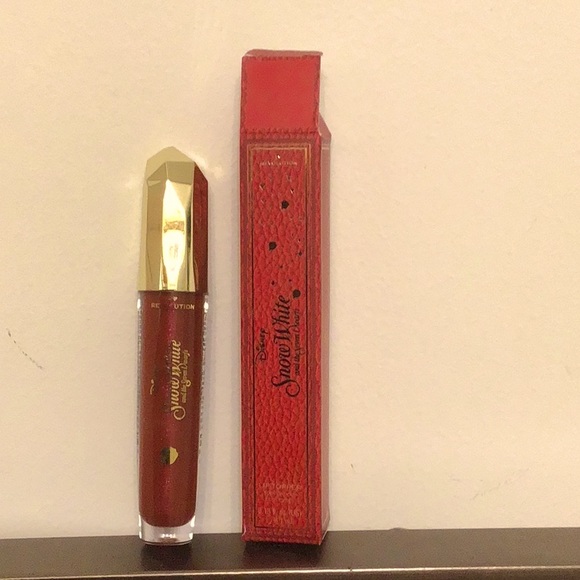 Makeup Revolution Makeup Disney Makeup Revolution White Seven